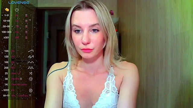 Snapshot of Caramel_piegirl chatting on 07-17-26, 07:44 Caramel piegirl online show from 07-17-26, 07:44
