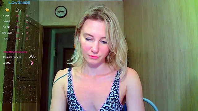 Snapshot of Caramel_piegirl chatting on 07-18-26, 08:50 Caramel piegirl online show from 07-18-26, 08:50