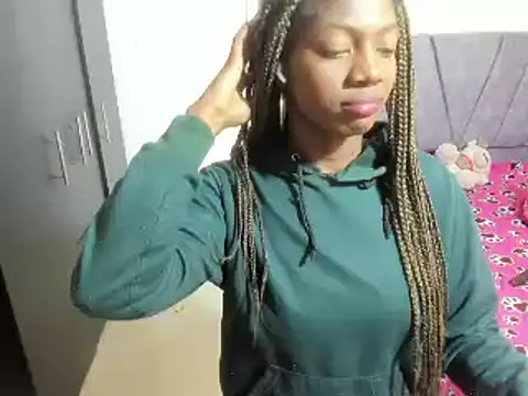 enyelsalas2 online show from 10-07-25, 12:22