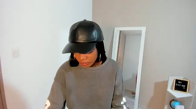 enyelsalas2 online show from 03-11-25, 08:53