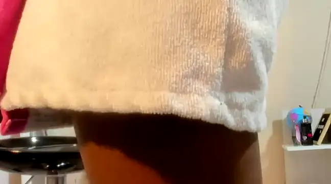 enyelsalas2 online show from 02-08-25, 11:33