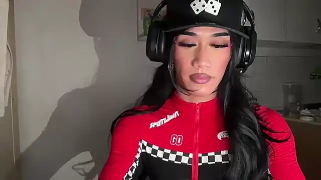 Snapshot of Ladyosa99 chatting on 02-08-25, 12:38 Ladyosa99 online show from 02-08-25, 12:38