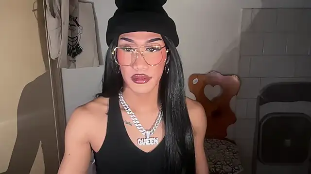 Snapshot of Ladyosa99 chatting on 02-14-25, 06:19 Ladyosa99 online show from 02-14-25, 06:19