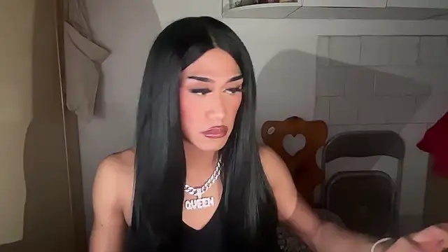 Snapshot of Ladyosa99 chatting on 02-15-25, 01:10 Ladyosa99 online show from 02-15-25, 01:10