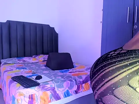 moree Queen online show from 11-18-25, 05:49