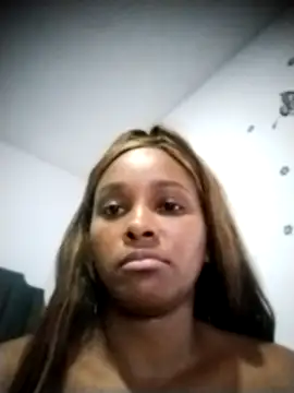 Snapshot of moree_Queen chatting on 02-15-25, 08:45 moree Queen online show from 02-15-25, 08:45