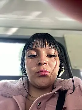 Dulce  Boyd online show from 11-26-25, 01:33