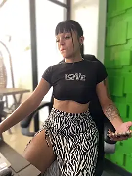 Dulce  Boyd online show from 11-29-25, 01:44