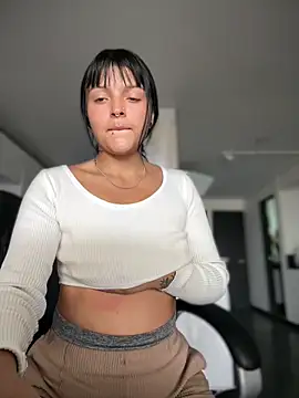 Dulce  Boyd online show from 09-19-25, 01:48