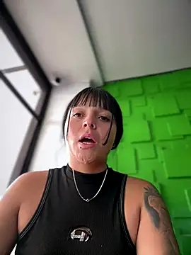 Dulce  Boyd online show from 12-21-25, 01:57