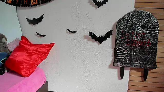 Abbiee 8 online show from 10-29-25, 02:38