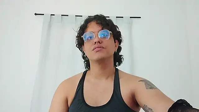 Snapshot of Diane_blossom chatting on 02-10-26, 07:13 Diane blossom online show from 02-10-26, 07:13