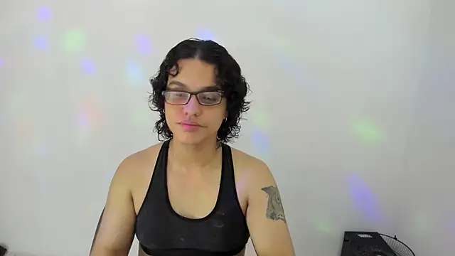 Snapshot of Diane_blossom chatting on 10-15-25, 06:16 Diane blossom online show from 10-15-25, 06:16