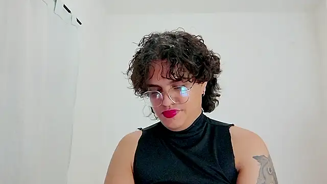 Snapshot of Diane_blossom chatting on 02-21-26, 01:07 Diane blossom online show from 02-21-26, 01:07