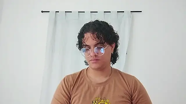 Snapshot of Diane_blossom chatting on 02-07-26, 12:07 Diane blossom online show from 02-07-26, 12:07