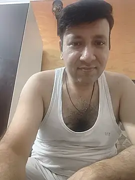 Snapshot of innocentboy1987 chatting on 07-10-26, 04:29 innocentboy1987 online show from 07-10-26, 04:29