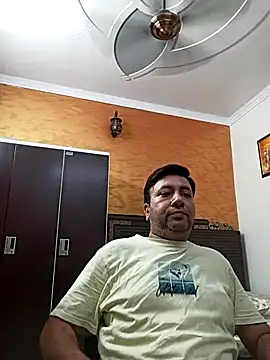 innocentboy1987 online show from 10-04-25, 07:43