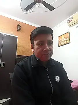 innocentboy1987 online show from 01-12-26, 05:03