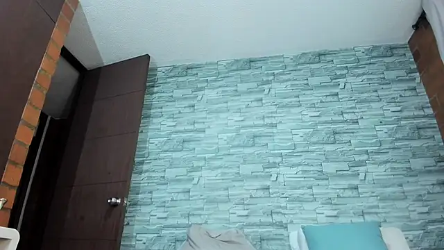 nicollesofia2 online show from 03-17-25, 11:46