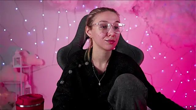 PhilippaAdamas online show from 03-08-25, 05:07