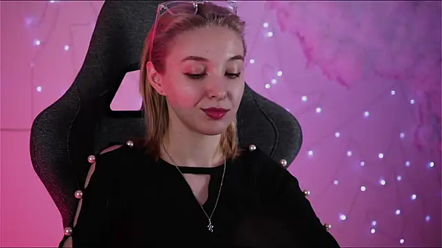 PhilippaAdamas online show from 02-27-25, 05:40