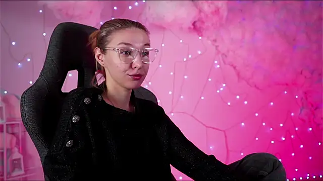 PhilippaAdamas online show from 03-08-25, 02:01