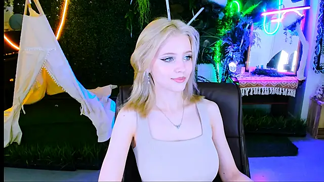 LeonaStane online show from 11-14-25, 06:00