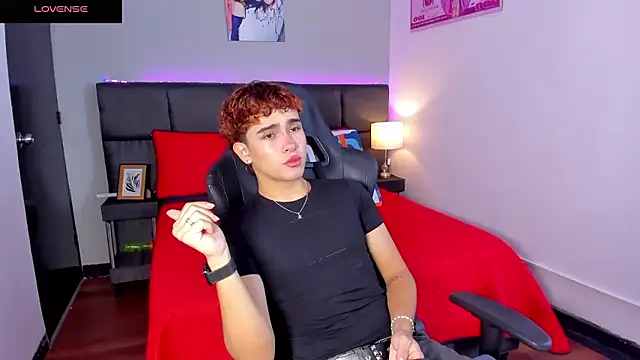 Aiiden 15 online show from 01-08-26, 03:29