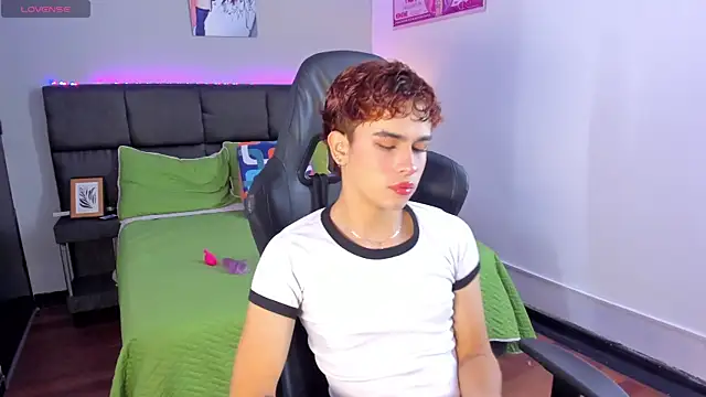 Aiiden 15 online show from 12-19-25, 01:02