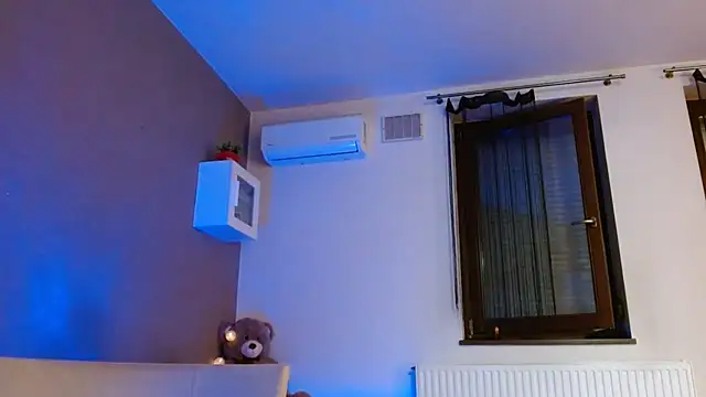 LittleMia 95 online show from 03-18-25, 05:55