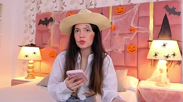 ArianaFranco online show from 10-29-25, 02:16