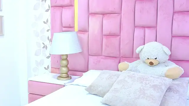 Snapshot of ArianaFranco chatting on 07-18-26, 12:58 ArianaFranco online show from 07-18-26, 12:58