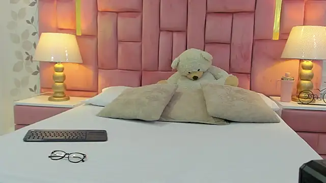 ArianaFranco online show from 03-25-26, 01:10