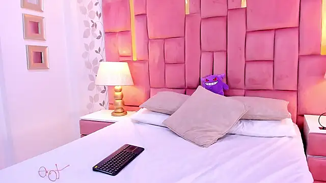 ArianaFranco online show from 11-30-25, 03:24