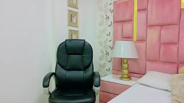 Snapshot of ArianaFranco chatting on 06-08-26, 01:33 ArianaFranco online show from 06-08-26, 01:33