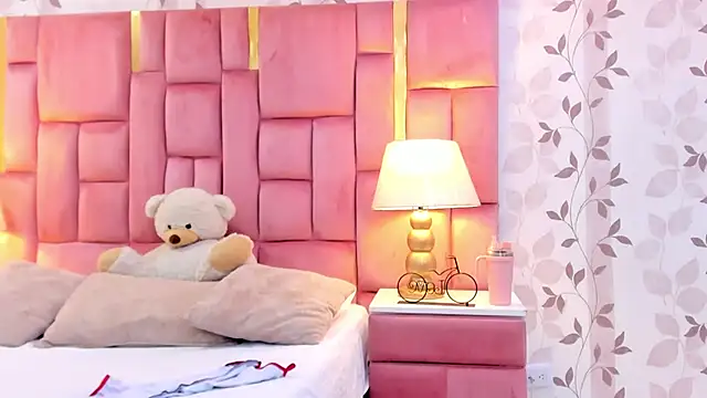 ArianaFranco online show from 04-12-26, 01:58