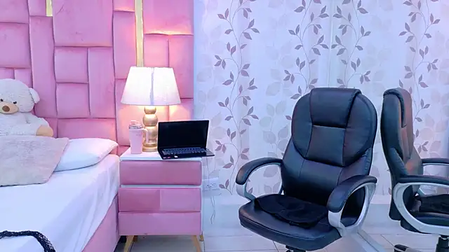 ArianaFranco online show from 05-12-26, 04:57