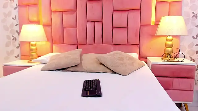 ArianaFranco online show from 04-13-26, 01:59