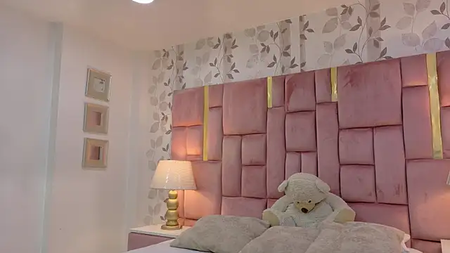Snapshot of ArianaFranco chatting on 07-21-26, 01:12 ArianaFranco online show from 07-21-26, 01:12