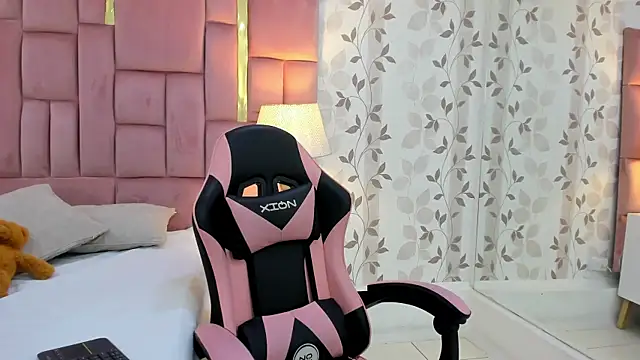 ArianaFranco online show from 10-11-25, 01:01