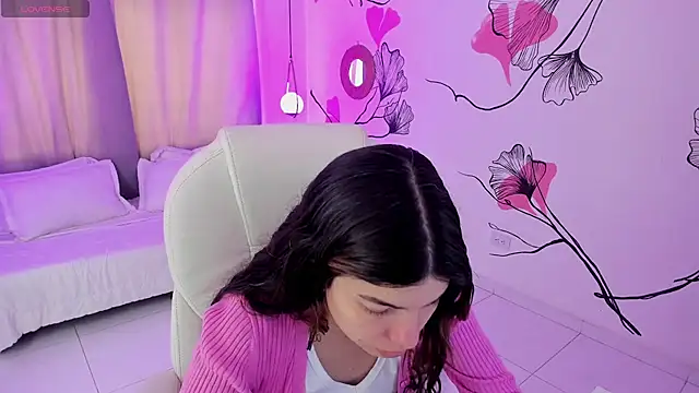 Isabela Fiorelli online show from 05-11-26, 12:50