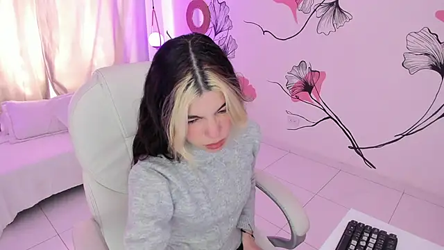 Isabela Fiorelli online show from 10-05-25, 01:24