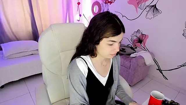 Isabela Fiorelli online show from 02-12-26, 01:22