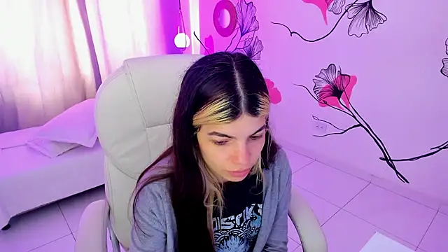 Isabela Fiorelli online show from 11-15-25, 01:26