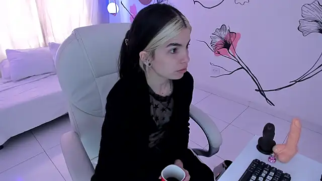 Isabela Fiorelli online show from 09-09-25, 02:04