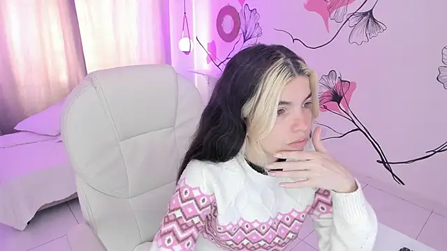 Isabela Fiorelli online show from 10-07-25, 01:12