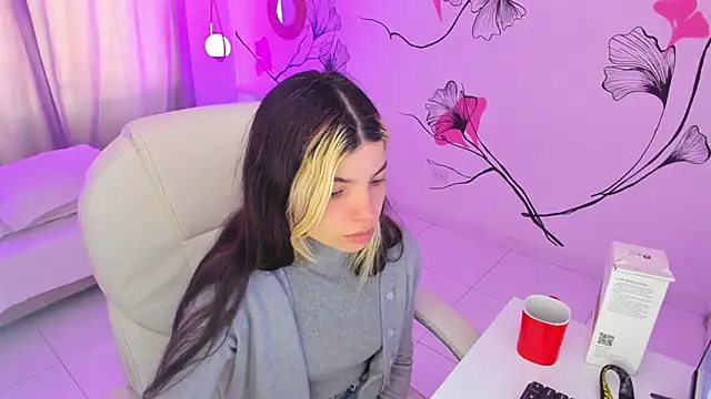 Isabela Fiorelli online show from 11-21-25, 01:32