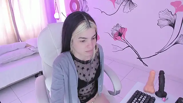 Isabela Fiorelli online show from 09-19-25, 01:26