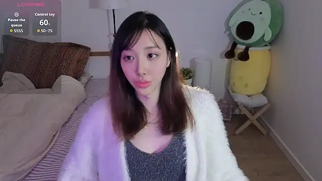 joycemilka online show from 04-12-26, 12:08