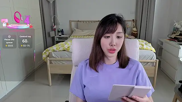 Snapshot of joycemilka chatting on 09-30-25, 06:30 joycemilka online show from 09-30-25, 06:30